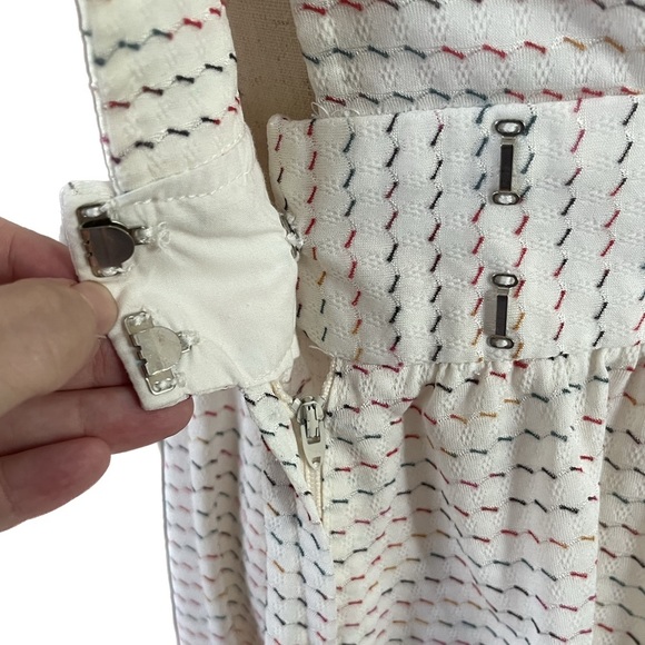 VINTAGE 1970s Cream & Rainbow Striped Sleeveless Day Dress with Pockets Small - Picture 9 of 12
